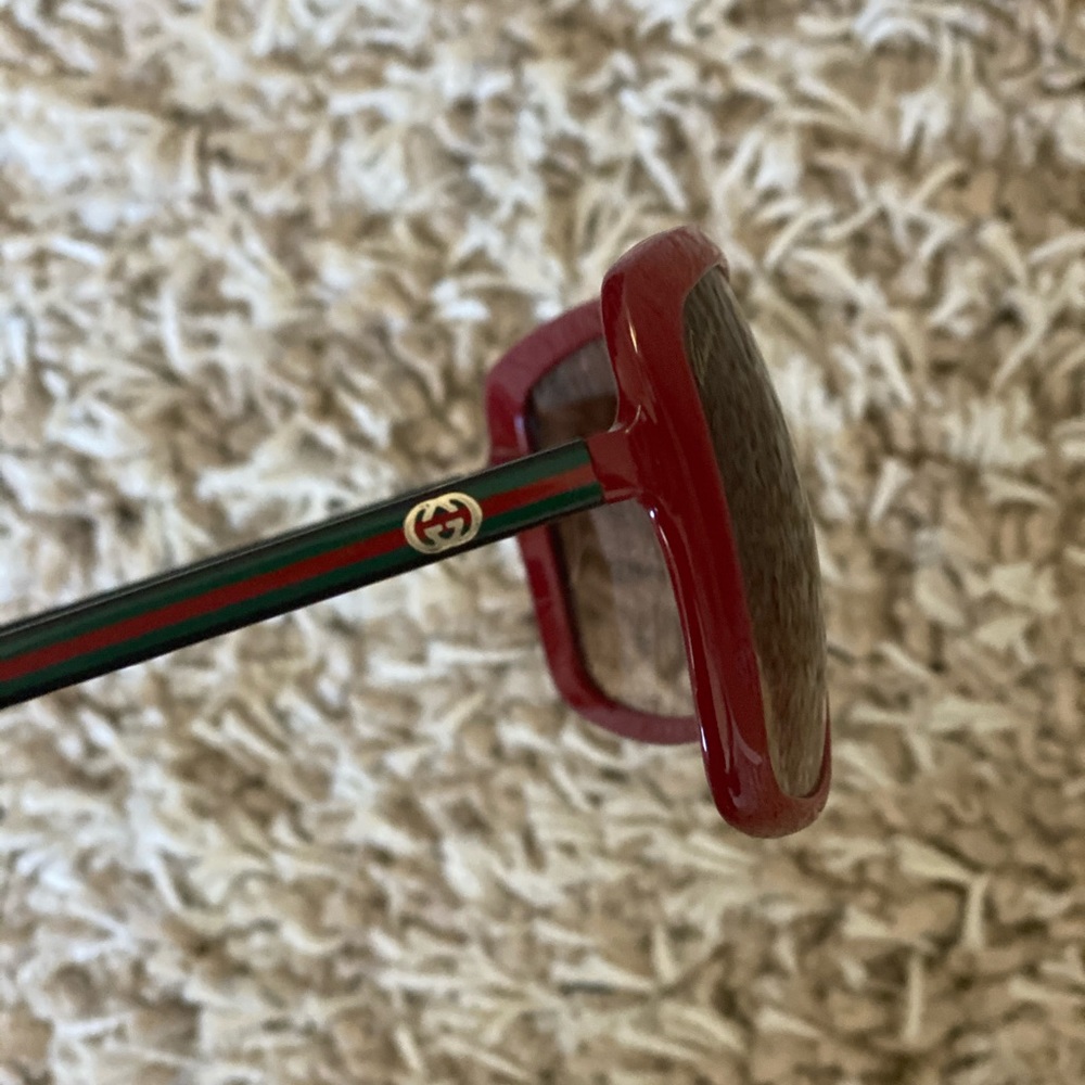 Gucci sunglasses 💯 authentic

#gucci #sunglasses - Picture 3 of 10